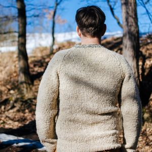 Pánsky raglánový sveter z ručne pradenej vlny